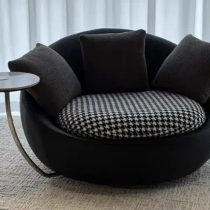 Eggshell leisure chair